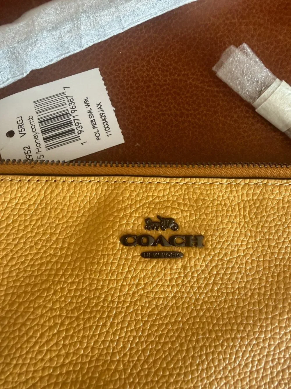 NWT Coach Women's Honeycomb Pebbled Leather Wristlet # 22952